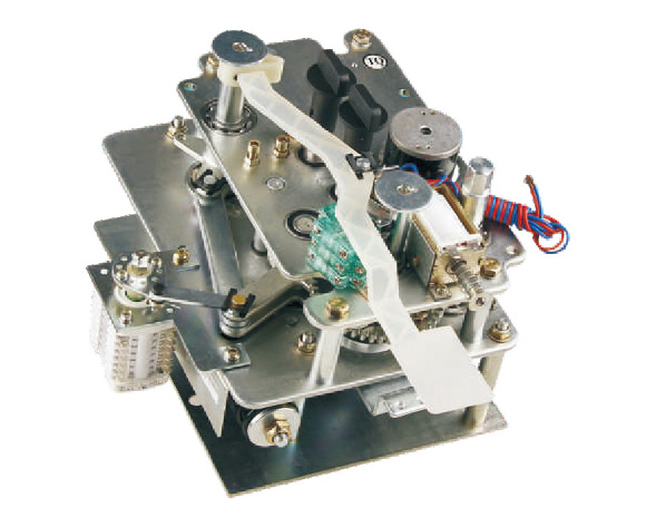 ZDGK-12（V柜）彈簧操動(dòng)機(jī)構(gòu)為額定電壓12kV交流金屬封 閉式開(kāi)關(guān)的配置設(shè)備，該斷路器機(jī)構(gòu)采用拉伸彈簧過(guò)死點(diǎn)控制斷路器合閘 的動(dòng)作，分閘操作采用了壓縮彈簧…